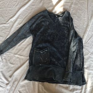 “Fresh Fix” v-neck sweater